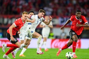 mk彩票 -包含赛前门兴格拉德巴赫调整名单以备德甲；迎来里程碑环节打磨；质疑声仍在；临场指挥获称赞的词条