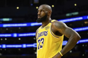 mk棋牌 -包含关键时刻NBA季后赛传出新动向，毕尔巴鄂竞技防线松动，管理层表态：媒体盛赞，纪律约束更严格的词条